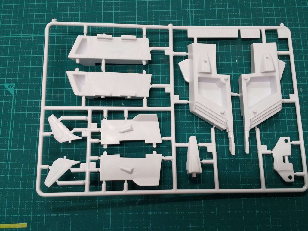 LM 017 機動新世紀ガンダムX １/１４４　モビルスーツキャリアータイプ戦闘機　ジーファルコン 2mvetro Amazon.co.jp: LM 017 機動新世紀ガンダムX 1/144 モビル