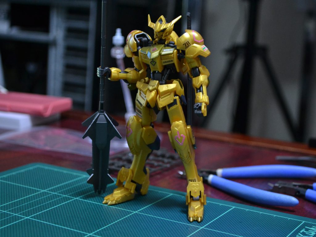 HG 1/144 ガンダムバルバトス「ゴールドインジェクションカラー」 正面